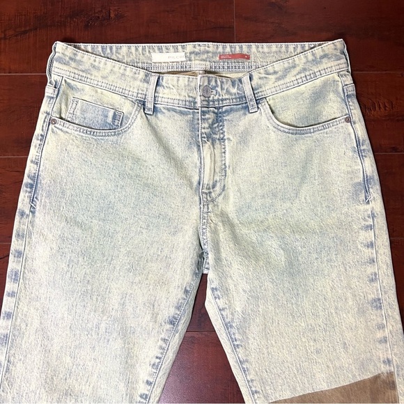ANTHROPOLOGIE Pilcro Midrise Slim Boyfriend Spray Paint Destroyed Size 30 - Picture 5 of 16